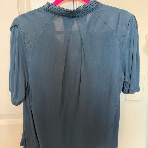 Anthropologie x Tiny Eliana Embroidered Navy Floral Split-Neck Women’s Top - Picture 6 of 8